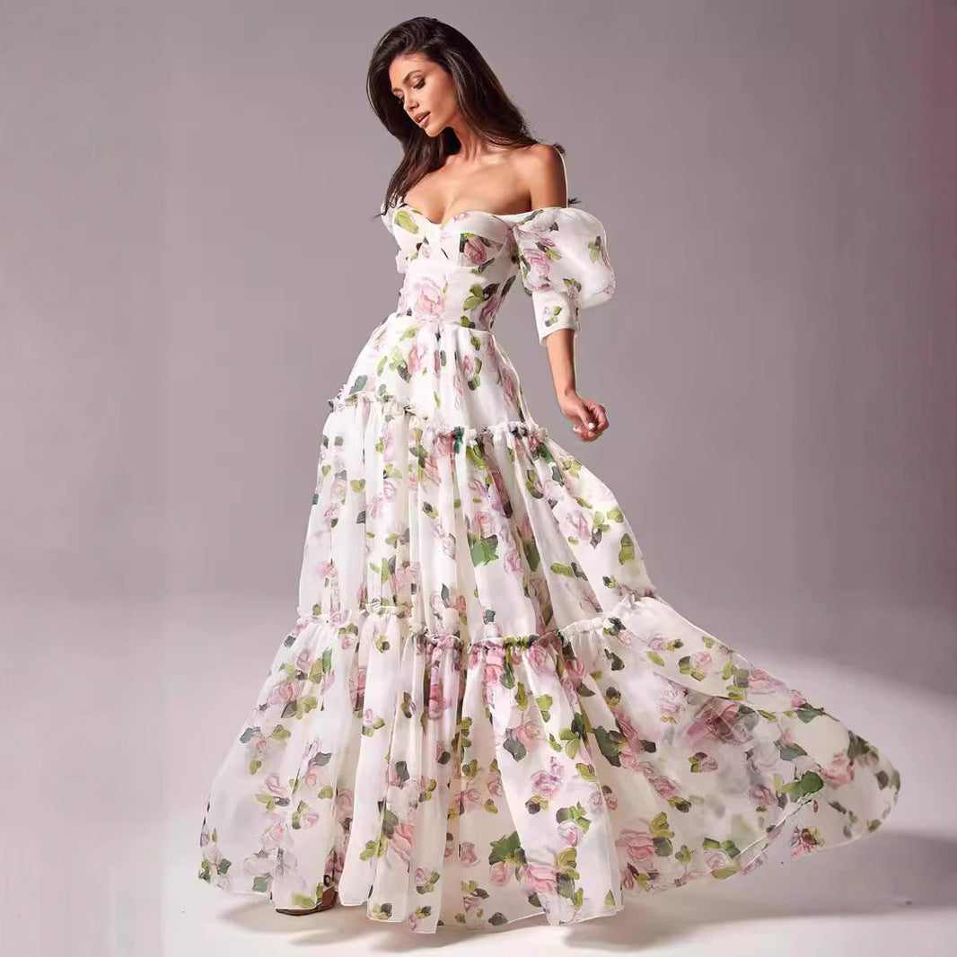 Damen Elegantes Maxikleid mit schulterfreien Rüschenärmeln und floralen Akzenten