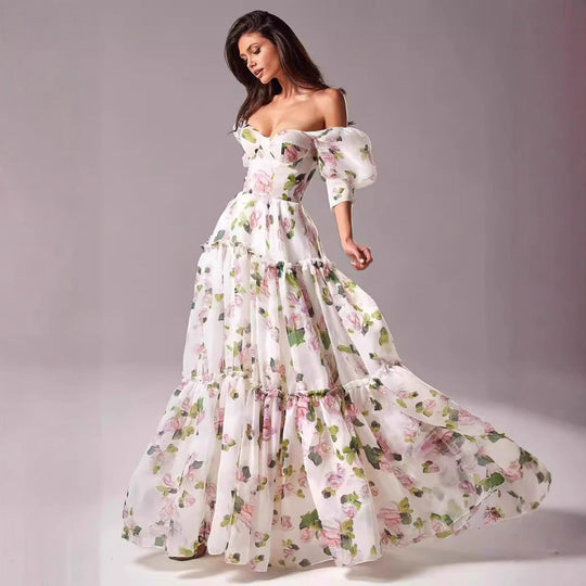 Damen Elegantes Maxikleid mit schulterfreien Rüschenärmeln und floralen Akzenten