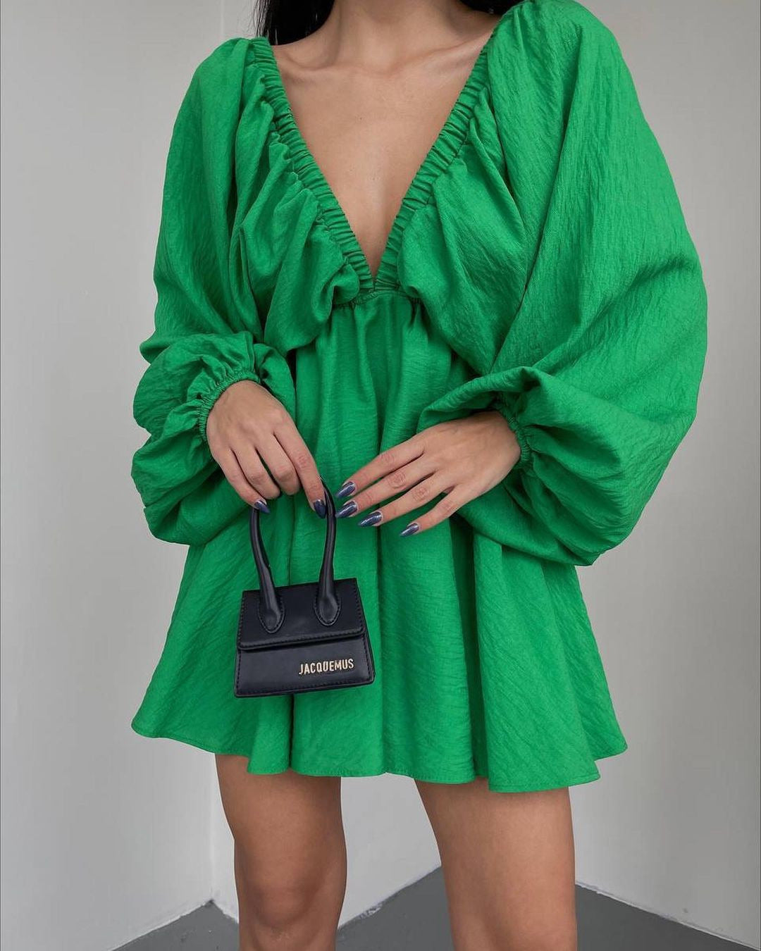 Damen Lockeres Minikleid mit tiefem V-Ausschnitt und Ballonärmeln Nord Taschen