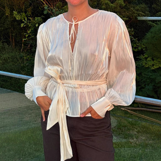 Damen Elegante Wickelbluse mit Bindegürtel und voluminösen Ballonärmeln Nord Taschen