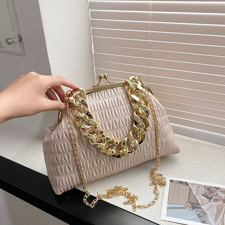 Damen modische Clutch mit kreativem Kettenakzent Nord Taschen