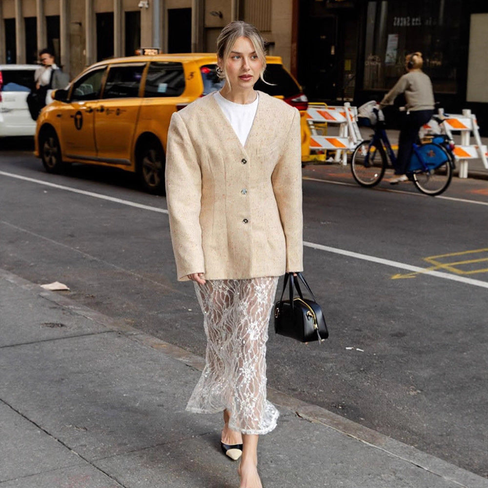 Damen Taillierter strukturierter Blazer mit V‑Ausschnitt und betonter Schulterpartie Nord Taschen