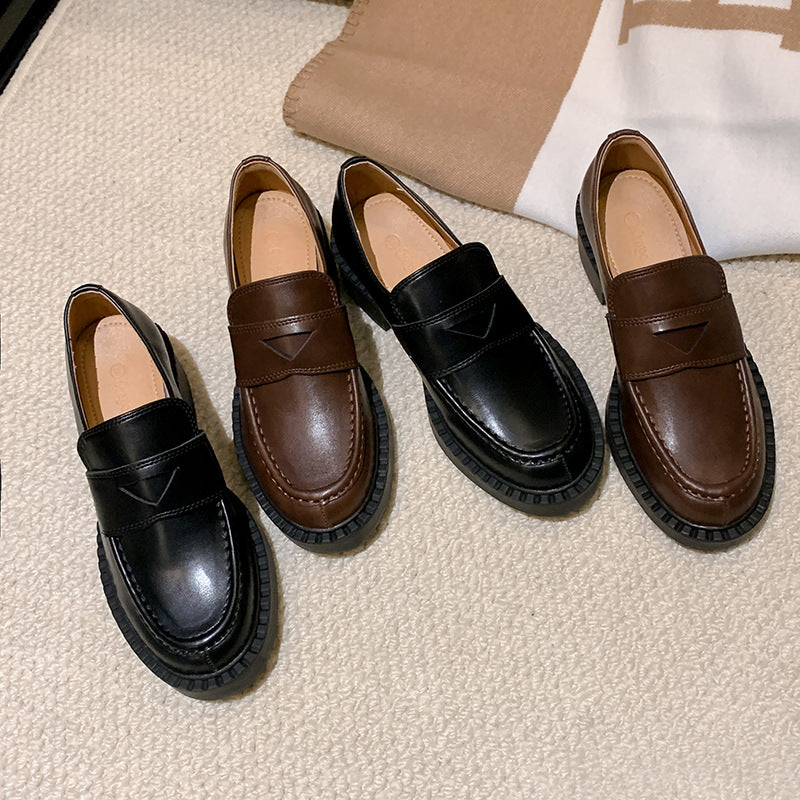 Damen Zeitlose Penny‑Loafer mit profiliertem Gummirand und Mokassin‑Naht Nord Taschen