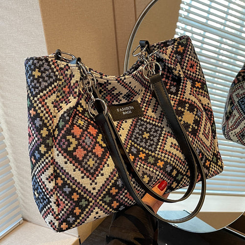 Damen Handtasche mit buntem Ethnomuster und robusten Tragegriffen Nord Taschen