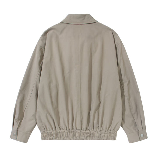 Unisex Kurz geschnittene Boxy-Blousonjacke mit Hemdkragen, verdecktem Reißverschluss und gerafftem Saum Nord Taschen