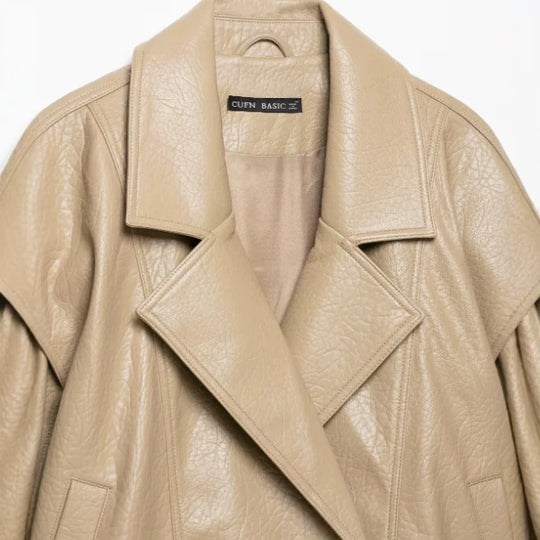 Damen Kurzblouson aus Kunstleder mit doppelreihiger Knopfleiste und Schultercape Nord Taschen
