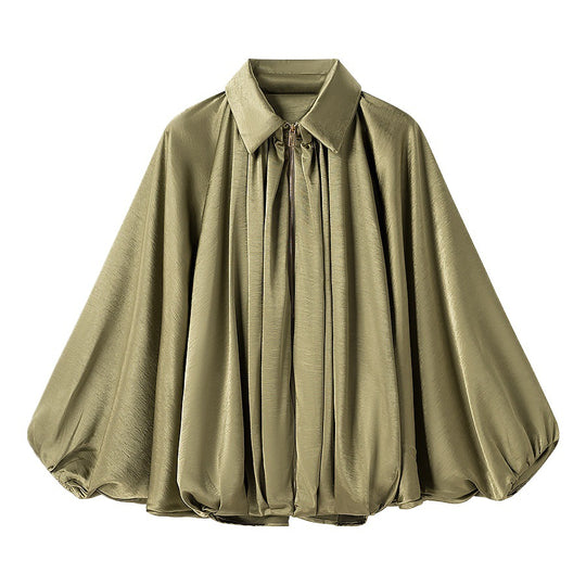 Damen Seidig-fließende Cape-Bluse mit Reißverschluss, Ballonärmeln und Hemdkragen Nord Taschen