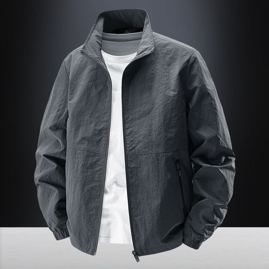 Herren Minimalistische Funktionsjacke mit Stehkragen, atmungsaktivem Meshfutter und wasserabweisenden Reißverschlüssen Nord Taschen