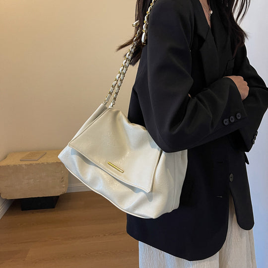 Damenhandtasche mit luxuriösem Kettenhenkel und weich strukturierter Oberfläche Nord Taschen
