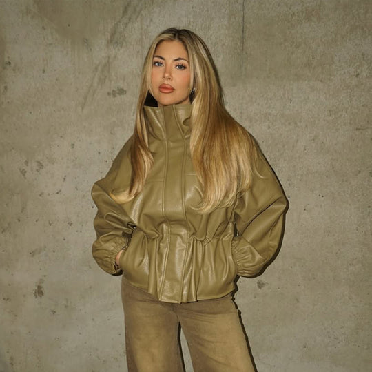 Damen Boxy Kunstlederjacke mit hohem Stehkragen, Tunnelzug-Taillierung und Ballonärmeln Nord Taschen