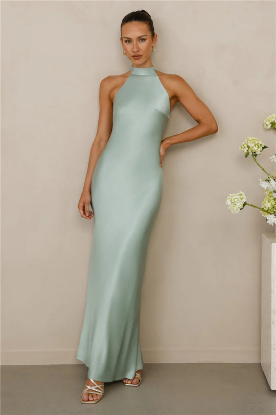 Damen Elegantes Satin-Maxikleid mit hohem Kragen und körpernahem Schnitt Nord Taschen