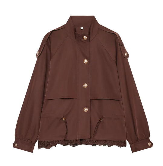 Damen 50+ taillierte Utility‑Blousonjacke mit Stehkragen, Kordelzugtaschen und Spitzenbesatz Nord Taschen