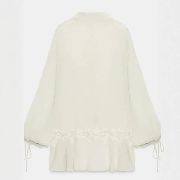 Damen Romantische Tunika‑Bluse mit Spitzenapplikation, Volantsaum und Ballonärmeln Nord Taschen