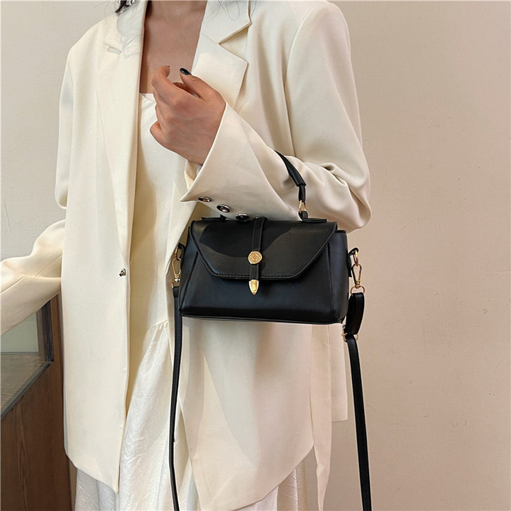 Damen elegante Umhängetasche mit strukturiertem Design und praktischem Tragegriff Nord Taschen
