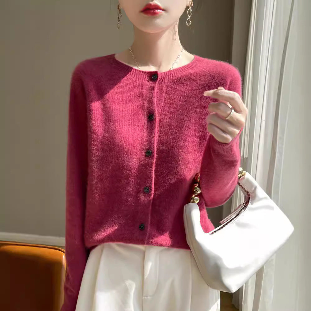 Damen Kurzgeschnittener Feinstrick-Cardigan mit Rundhalsausschnitt und schimmernder Knopfleiste Nord Taschen