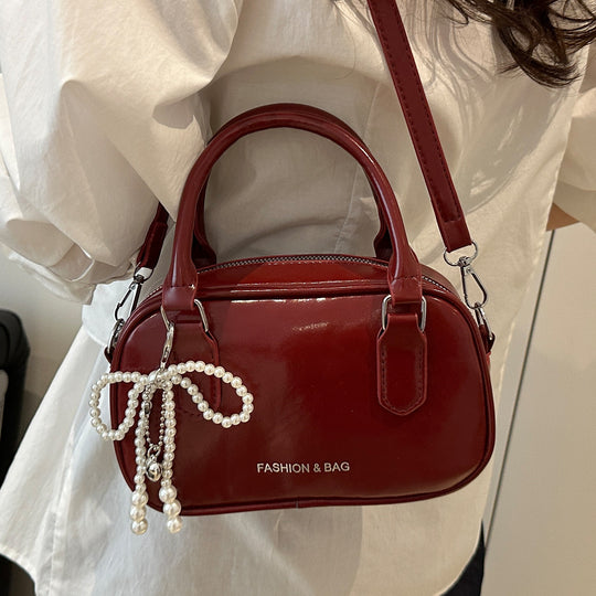 Damen Handtasche mit eleganter Perlenverzierung und abnehmbarem Schultergurt Nord Taschen