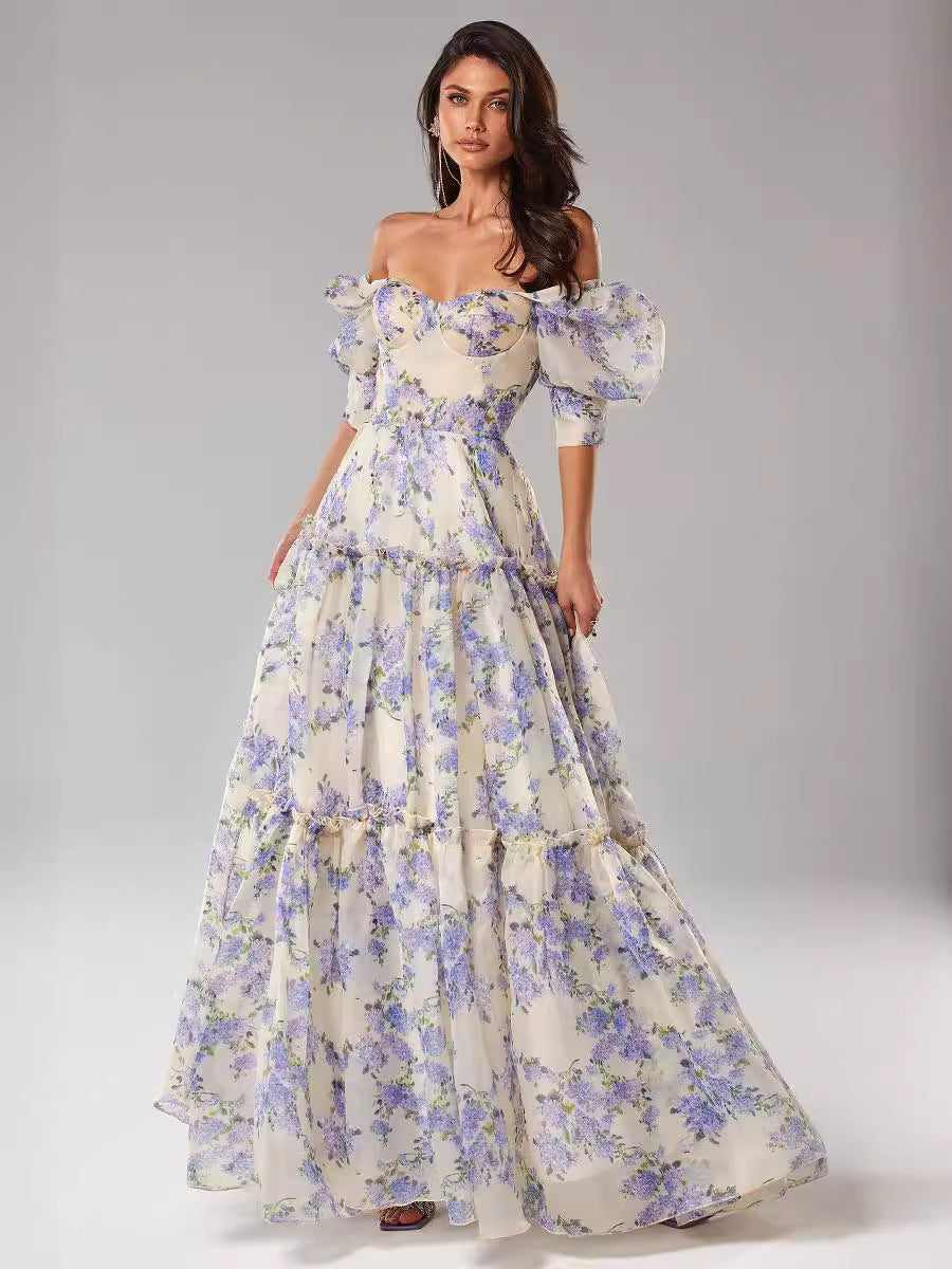Damen Elegantes Maxikleid mit schulterfreien Rüschenärmeln und floralen Akzenten