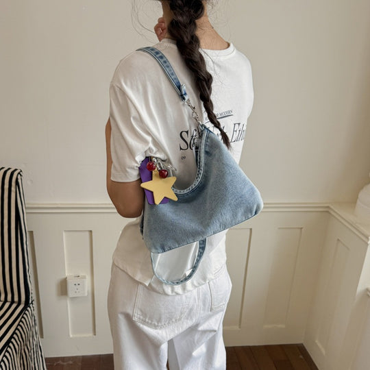 Damen lässige Hobo-Tasche aus veganem Denim mit charmanten Anhängern Nord Taschen