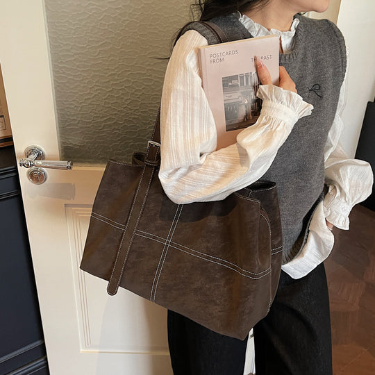 Damen elegante Schultertasche aus weichem Wildleder mit praktischen Innenfächern Nord Taschen