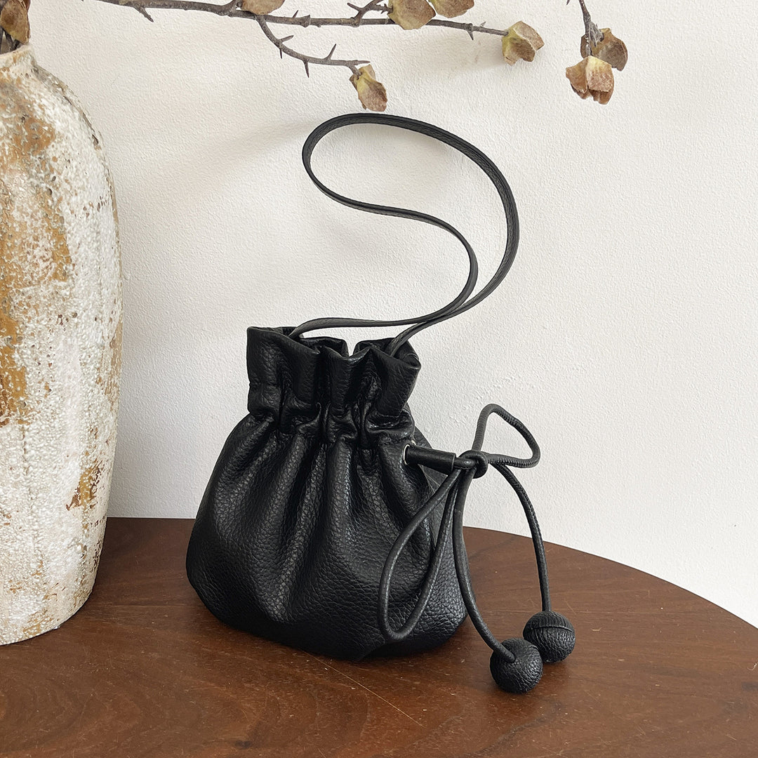 Damen Beuteltasche mit elegantem Kordelzug und hochwertiger Lederstruktur Nord Taschen