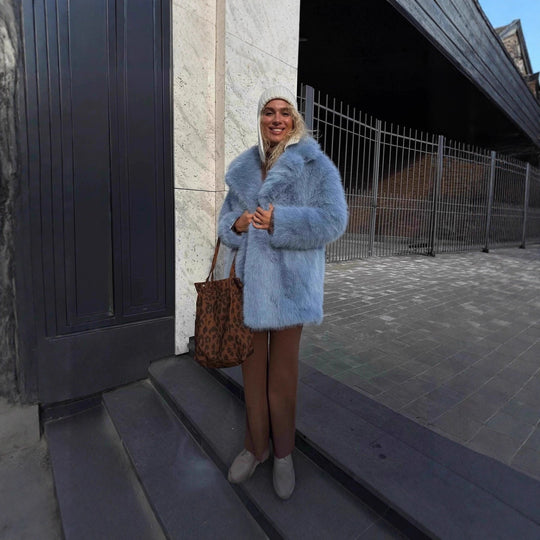Damen Kurzer luxuriöser Kunstpelzmantel mit voluminösem Schalkragen und Boxy‑Silhouette Nord Taschen