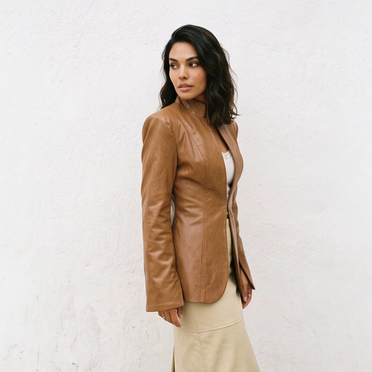 Damen taillierter Veganleder‑Blazer mit sculpted Nähten und Stehkragen Nord Taschen