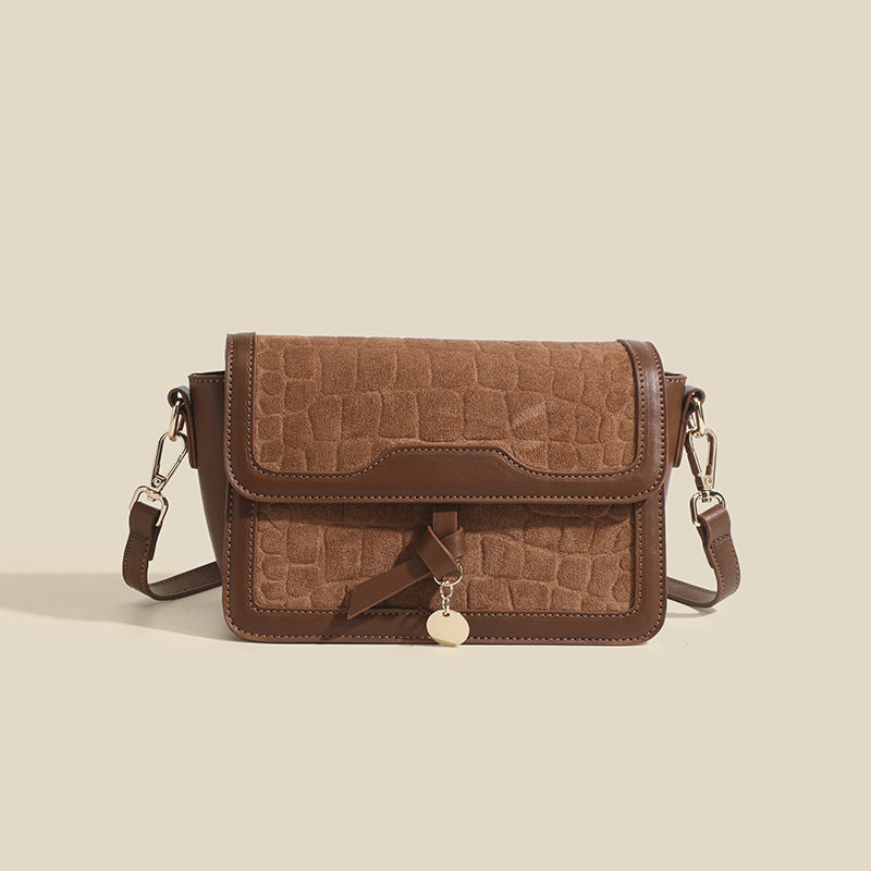 Damen Umhängetasche mit luxuriösem Wildlederakzent und eleganter Klappenöffnung Nord Taschen