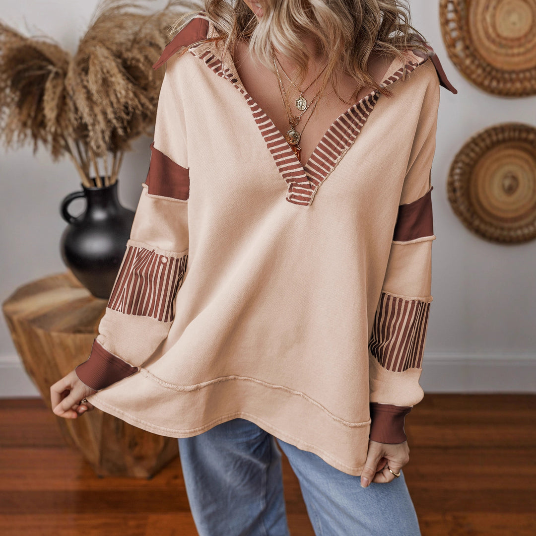 Damen Oversize-Sweatshirt mit tiefem V-Ausschnitt, Streifeninnenkragen und Kontrastärmeln Nord Taschen