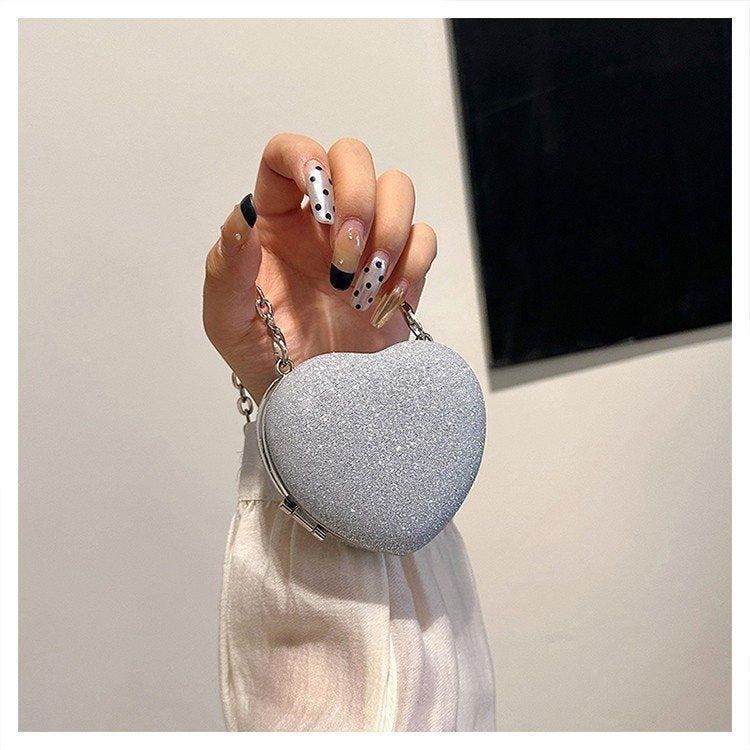 Damen Clutch im Herzen-Design mit eleganter Glitzer-Oberfläche Nord Taschen