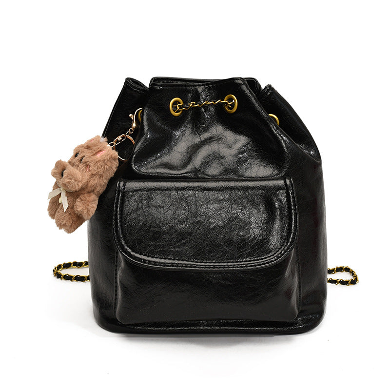 Damen Polyester Bucket Bag mit charmantem Plüschanhänger Nord Taschen