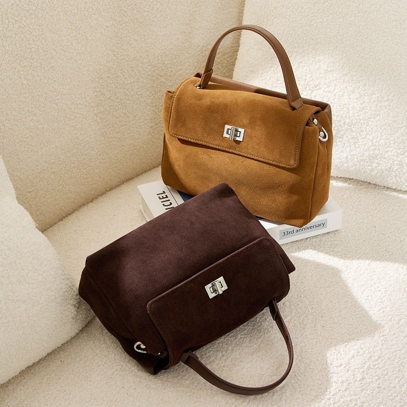 Damen samtige Handtasche mit edel glänzendem Verschluss Nord Taschen