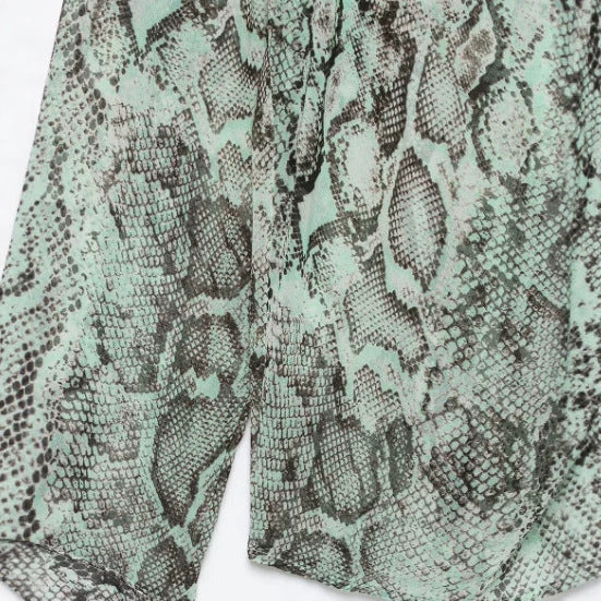 Damen Gestreifte Hemdbluse mit Stehkragen und Tunnelzug Nord Taschen