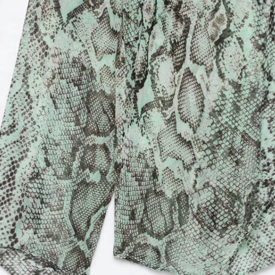 Damen Gestreifte Hemdbluse mit Stehkragen und Tunnelzug Nord Taschen