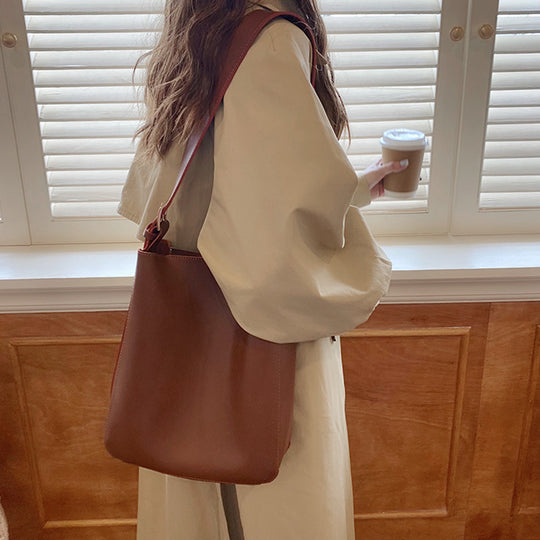 Damen elegante Hobo-Tasche aus hochwertigem Kunstleder mit verstellbarem Schulterriemen Nord Taschen