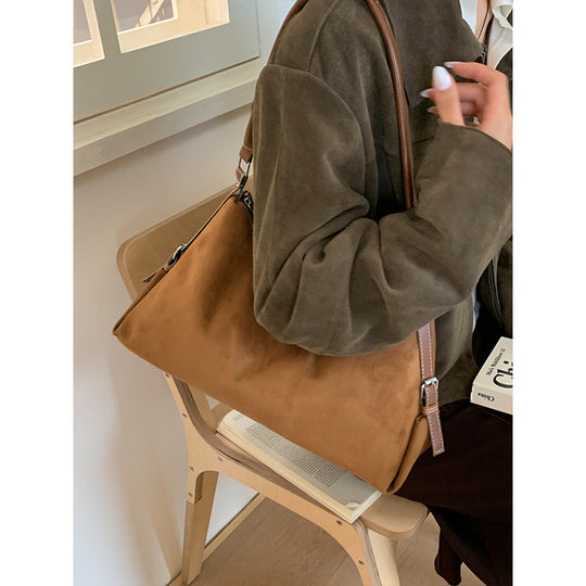 Damen modische Schultertasche aus weichem Veloursleder Nord Taschen