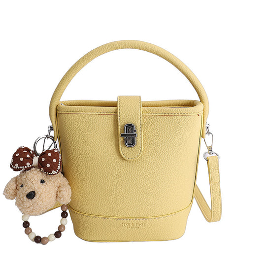 Damen Bucket Bag mit praktischem Tragegriff und abnehmbarem Anhänger Nord Taschen