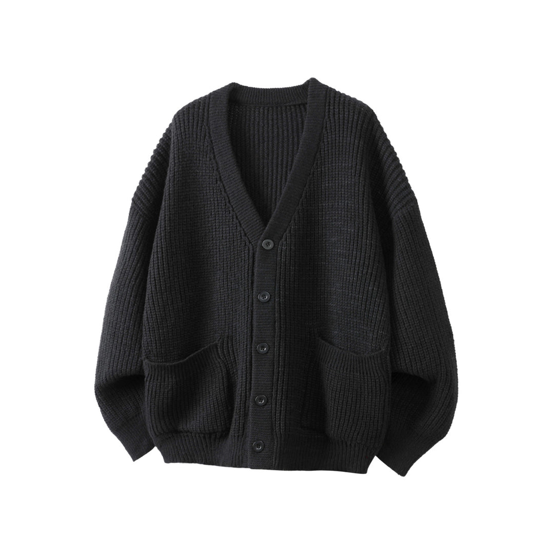 Unisex Oversize Grobstrick-Cardigan mit V-Ausschnitt, Knopfleiste und aufgesetzten Taschen Nord Taschen