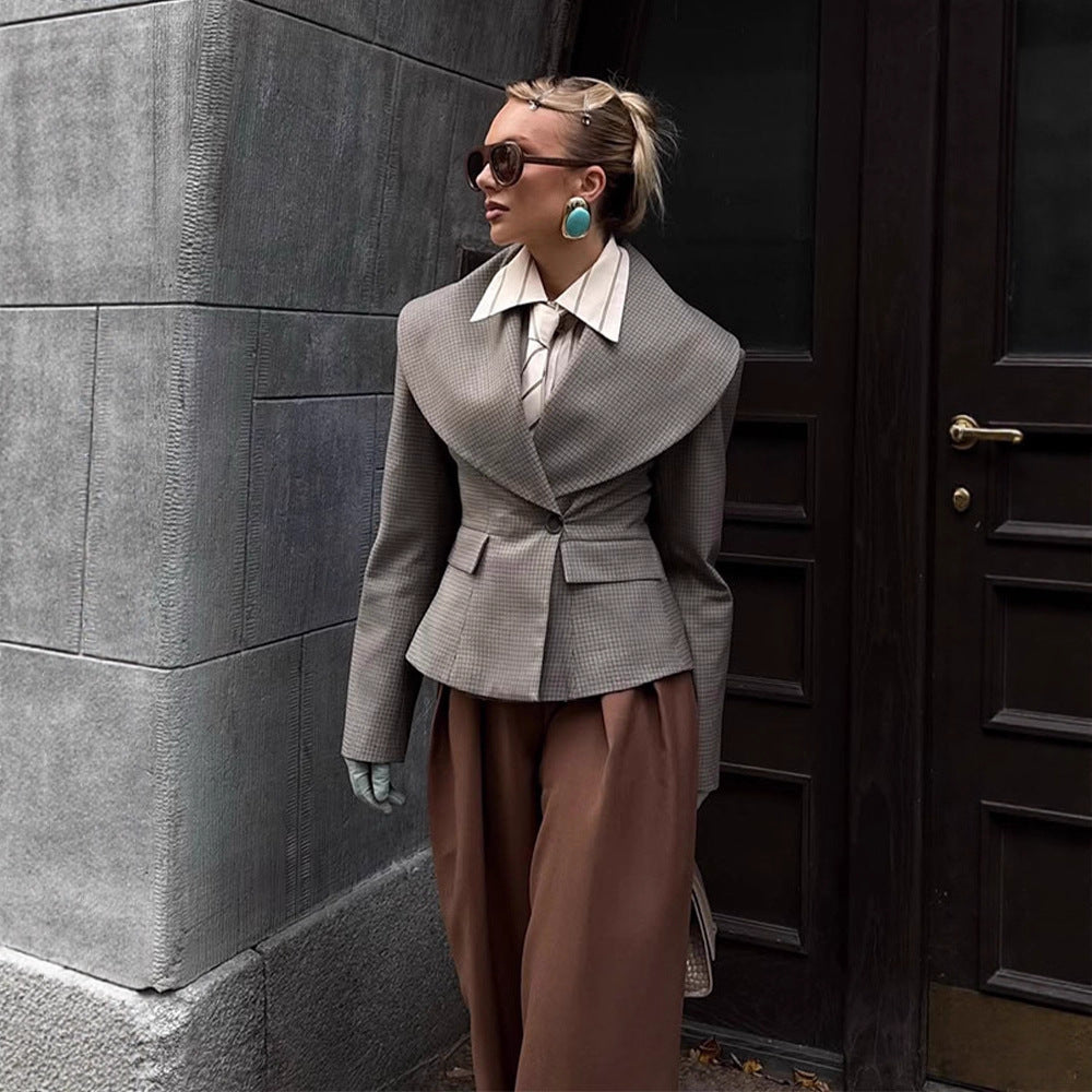 Damen Taillierter Blazer mit übergroßem Schalkragen und strukturierter Peplum‑Taille Nord Taschen