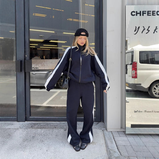 Damen gekürztes Zip-Hoodie mit elastischem Saum und hochgeschnittener High-Waist-Lounge-Jogginghose aus softem French-Terry Nord Taschen