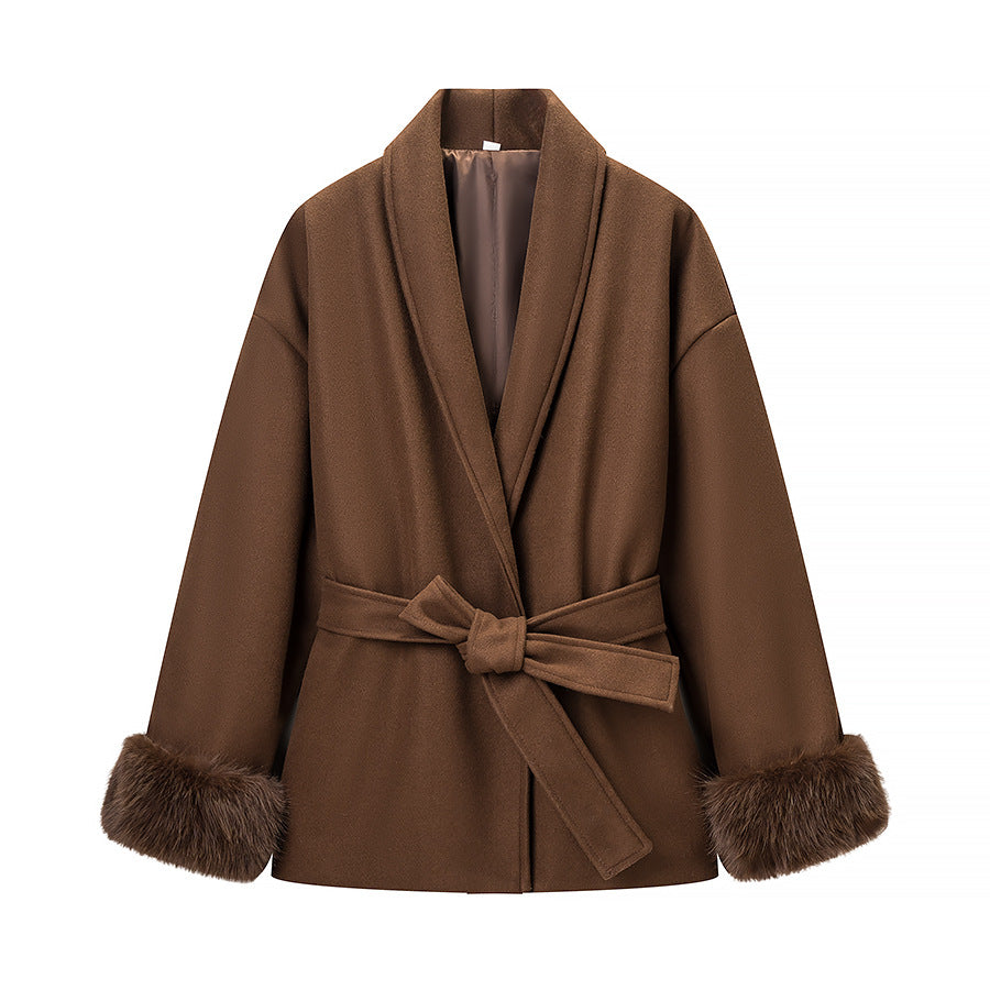 Damen Wickel-Mantel mit Bindegürtel und Fellbesatz an den Ärmeln Nord Taschen