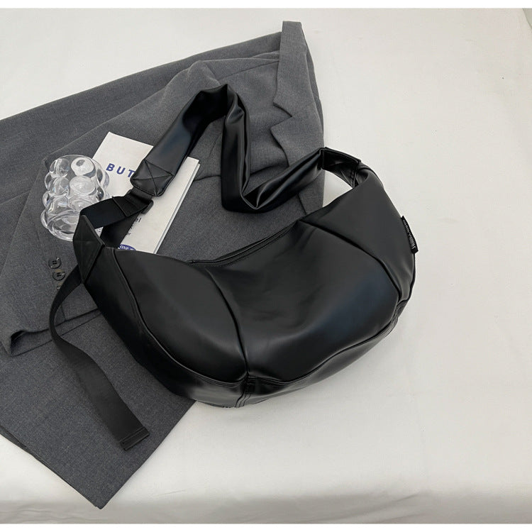 Damen Umhängetasche aus weichem Kunstleder mit modernem Design Nord Taschen