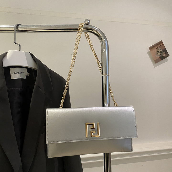 Damen elegante Clutch Tasche mit Kettenverzierung Nord Taschen