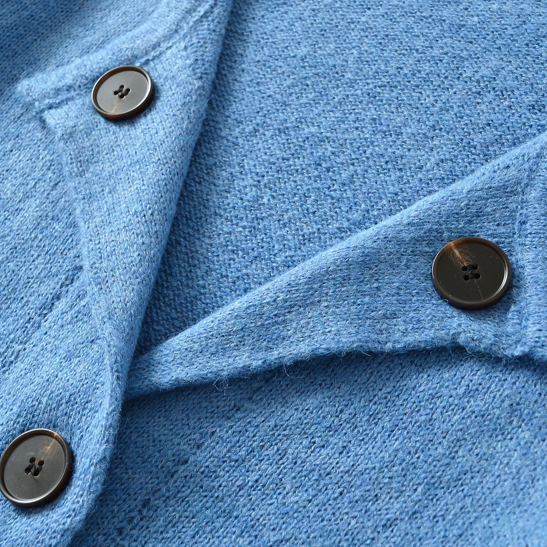 Damen Cropped-Taillierte Strickjacke mit Schalkragen und großen Zierknöpfen Nord Taschen