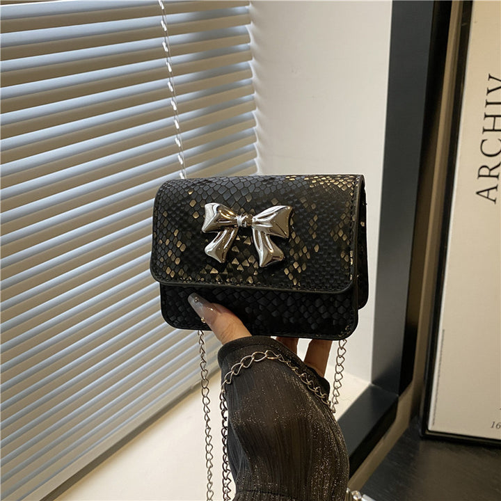 Damen Clutch mit verspieltem Schleifendesign Nord Taschen