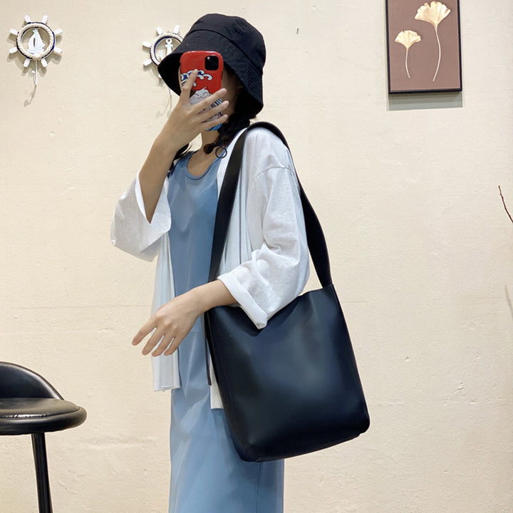 Damen Umhängetasche aus hochwertigem Kunstleder mit eleganter Struktur Nord Taschen