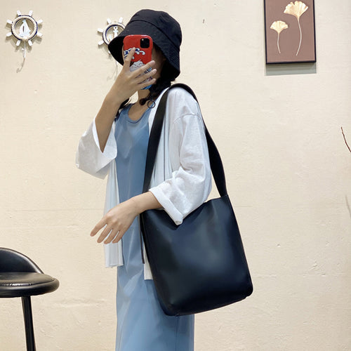 Damen Umhängetasche aus hochwertigem Kunstleder mit eleganter Struktur Nord Taschen