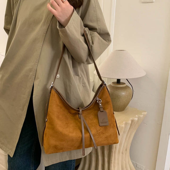 Damen Hobo-Tasche aus hochwertigem Leder mit minimalistischem Design Nord Taschen