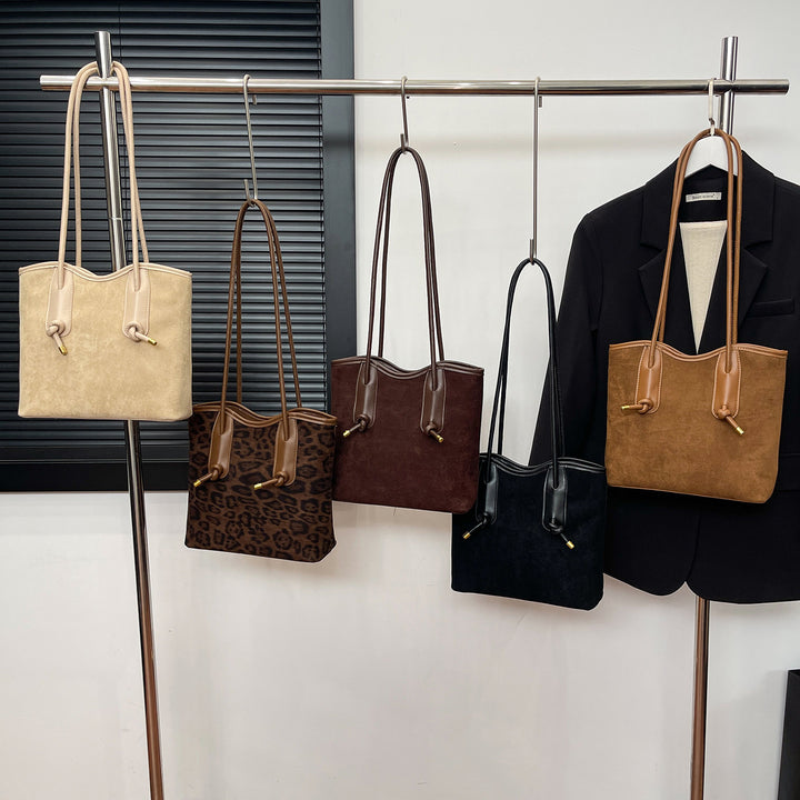 Damen stilvolle Beuteltasche aus hochwertigem Wildleder Nord Taschen
