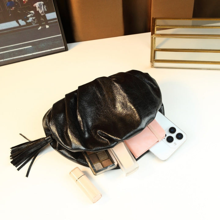 Damen Clutch mit metallischem Finish und goldener Kette Nord Taschen