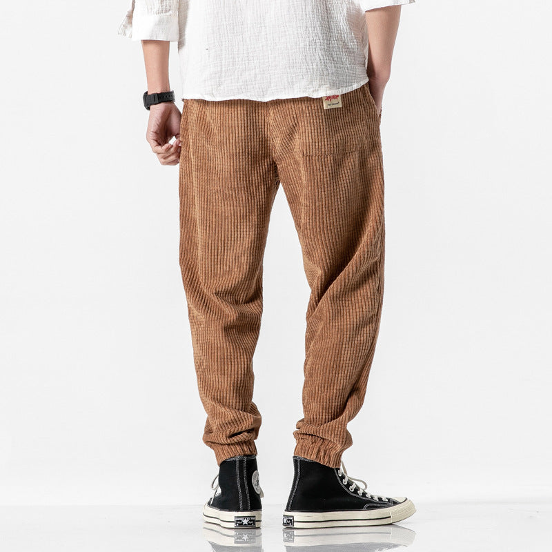 Herren Cordhose im Jogger‑Stil aus Cordvelours mit elastischem Bund und gerippten Beinabschlüssen Nord Taschen